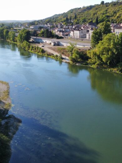 Photo vue du ciel de port-sainte-marie et de la garonne